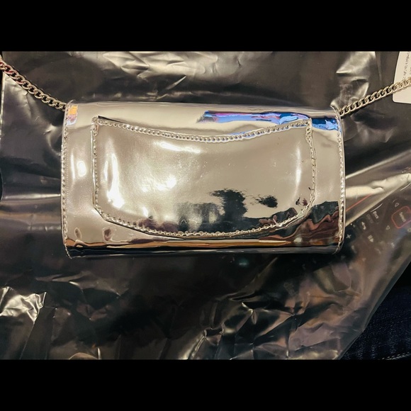 Chanel mirror bifold wallet on chain - Picture 4 of 15